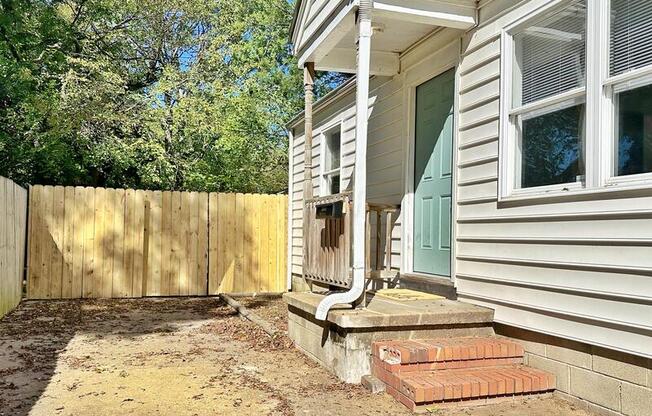 852 W 48 ST