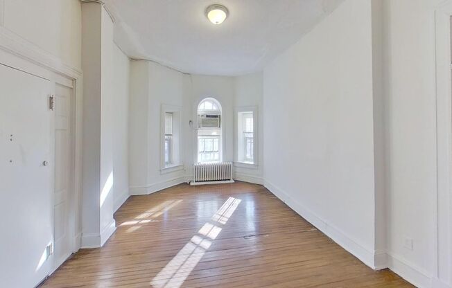 1 bed, 1 bath, 450 sqft, $1,199, Unit 1301-03