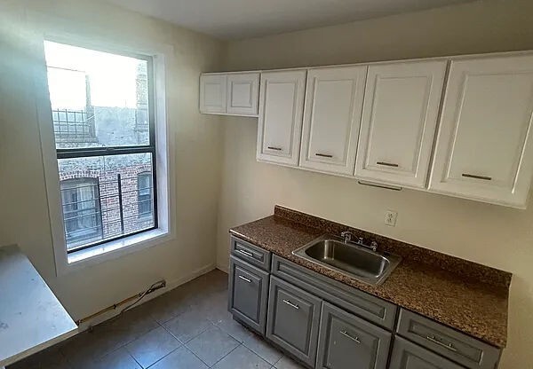 1 bed, 1 bath, $1,750, Unit 5E