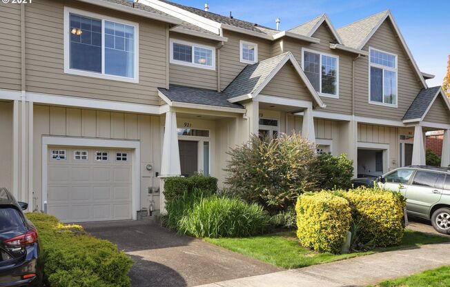Fabulous Townhouse In Popular Arbor Roses Community Now Available For Lease!