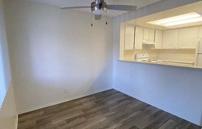 2 beds, 2 baths, 920 sqft, $2,320, Unit 20
