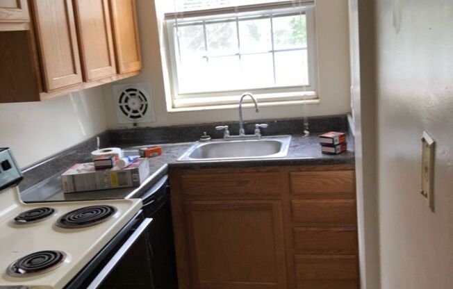 1 bed, 1 bath, 750 sqft, $1,425, Unit 00 - C-11
