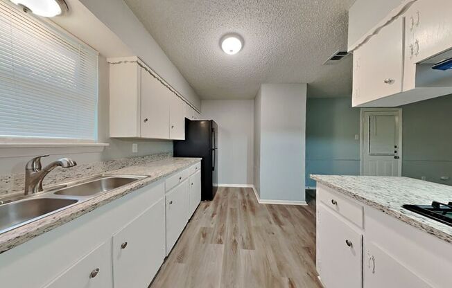 1525 GARDENSIDE DR