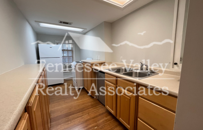 1 br/1 bath close to downtown Knoxville and UT campus!