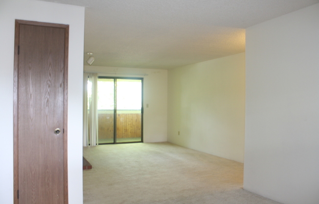 Top floor, 2drm, 2 full bath, open floor plan, pool, water, sewer, garbage included in rent