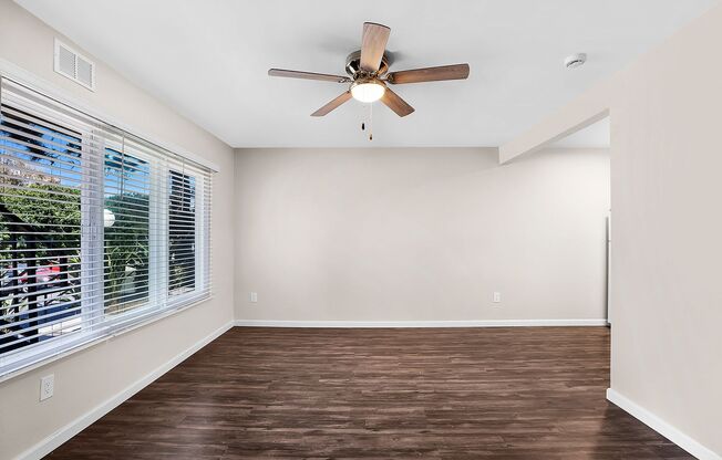 Studio, 1 bath, 395 sqft, $1,845, Unit 49-202