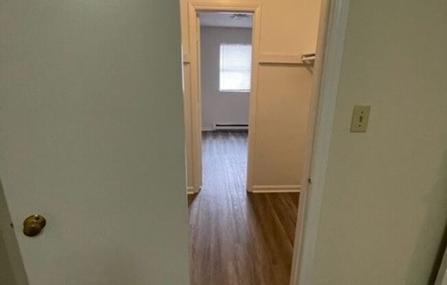 2 beds, 1 bath, 760 sqft, $950, Unit 1002-A Rucker St