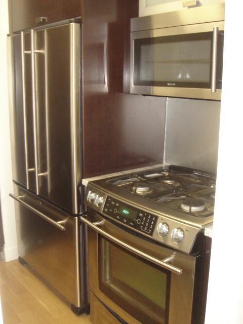 1 bed, 1 bath, 642 sqft, $3,900, Unit 12H