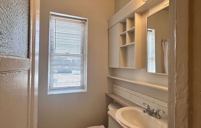 Studio, 1 bath, 241 sqft, $1,280, Unit 705