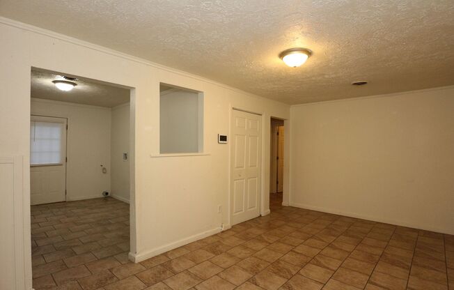 3 beds, 1 bath, $1,200