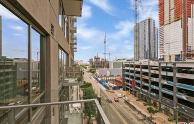 1 bed, 1 bath, 930 sqft, $2,900, Unit 614