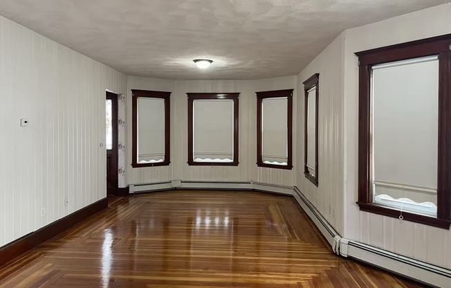 128 INDEPENDENCE AVE