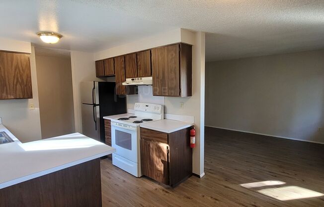 2 beds, 1 bath, 895 sqft, $1,675, Unit Unit D