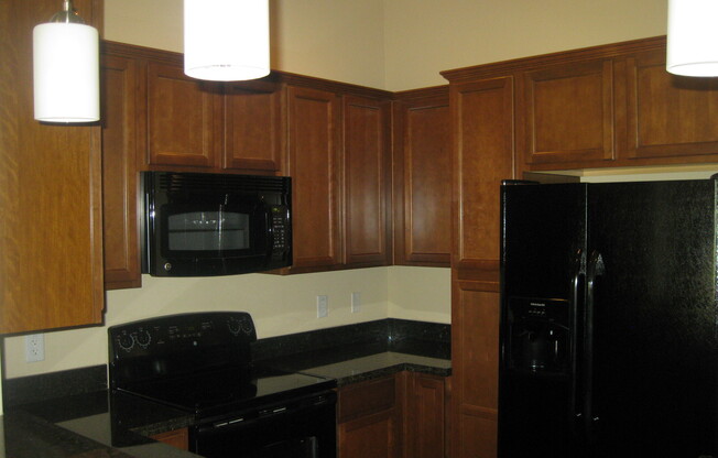 2 beds, 2.5 baths, $2,100, Unit # 13