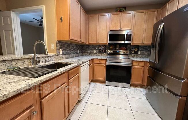 2496 GRAND CENTRAL PKWY