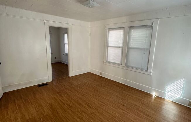 2 beds, 1 bath, $1,395