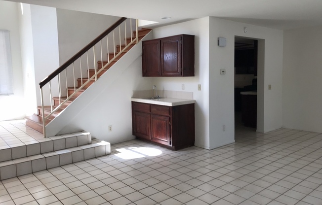 4bd 3ba Charming Home For Rent!