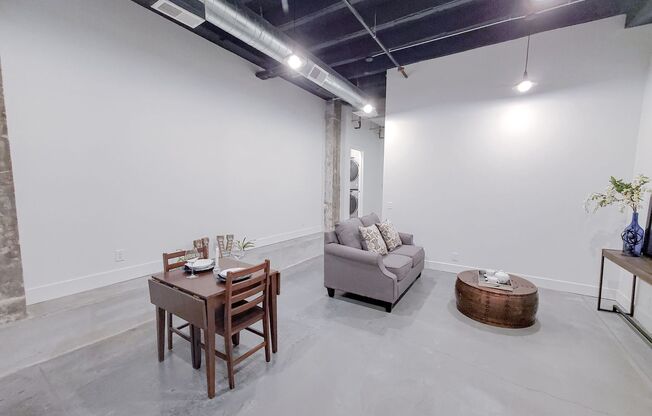 1 bed, 1 bath, 556 sqft, $905, Unit A105