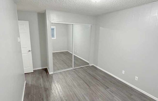 2 beds, 1 bath, 700 sqft, $1,625, Unit B10