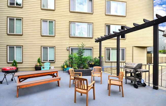 2 beds, 1 bath, 815 sqft, $1,999, Unit 104
