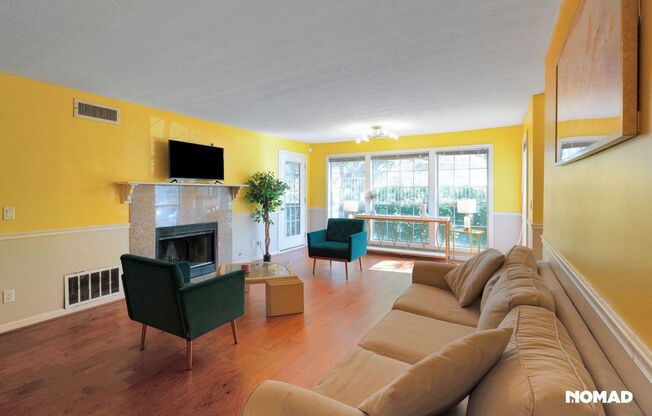 Charming 2BR Condo in Sandy Springs