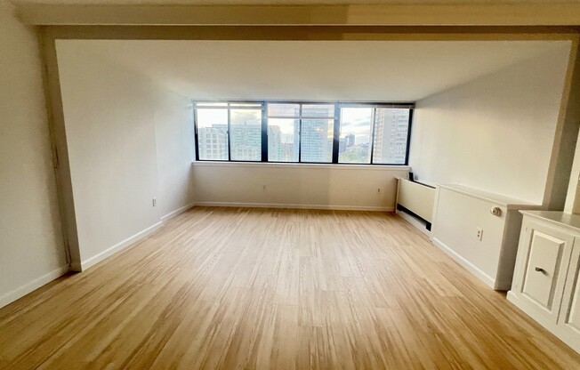 1 bed, 1 bath, 830 sqft, $3,100, Unit 10C