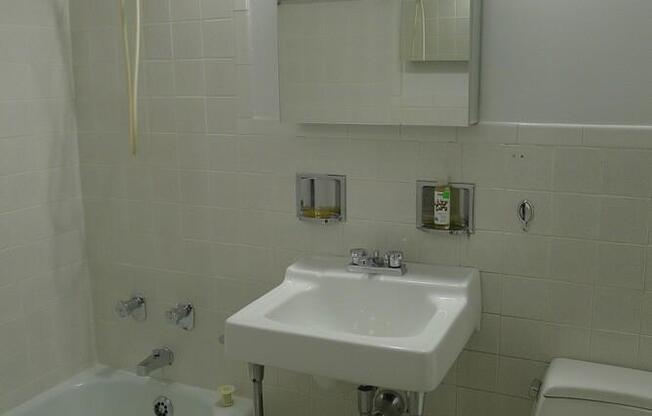 2 beds, 2 baths, 1,142 sqft, $6,400, Unit 18C