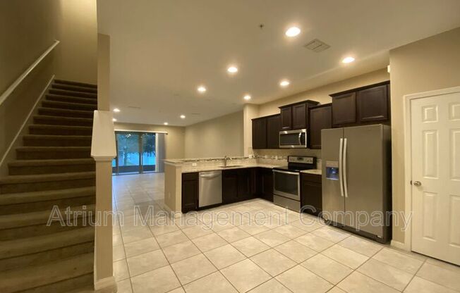 1028 PAVIA DR