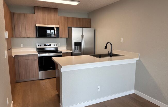 2 beds, 1 bath, 821 sqft, $2,780, Unit C036