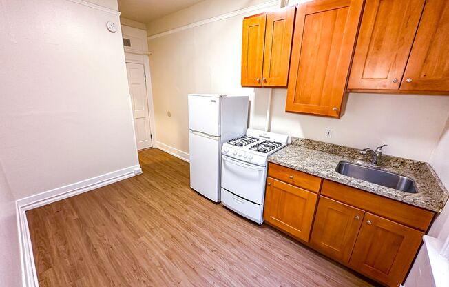 Studio, 1 bath, 180 sqft, $999