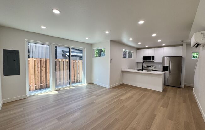 50% off on 1st month rent special on brand new 2 bed 2.5 bath 2-story home in south Seattle