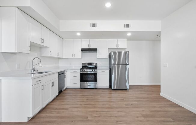2 beds, 2 baths, 1,079 sqft, $2,850, Unit 207