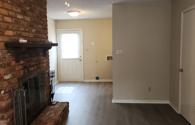 Updated Townhouse Apartment FOR RENT In Between Kernersville & Winston-Salem