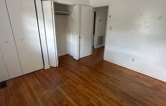 3 beds, 1 bath, $1,400