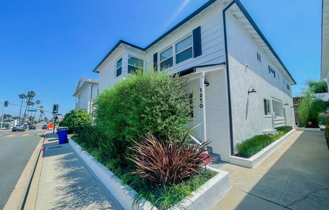 1250 Manhattan Beach Blvd