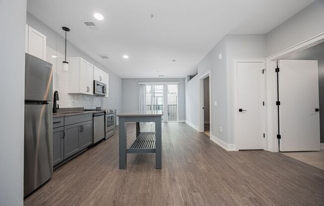 1 bed, 1 bath, $1,195, Unit 423