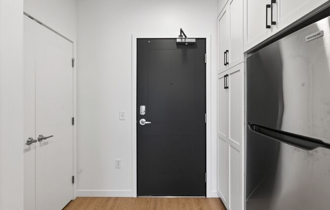 Studio, 1 bath, 456 sqft, $1,225, Unit 305