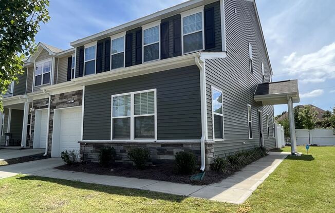 4 Bedroom Townhome near Arrowood
