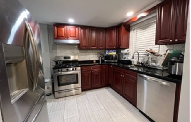 32 KEYES ST
