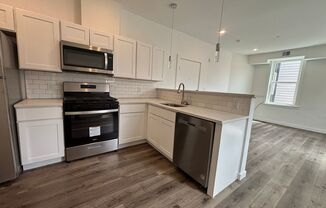 240- 242 E Girard