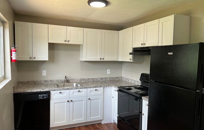 1 bed, 1 bath, 728 sqft, $795, Unit D10