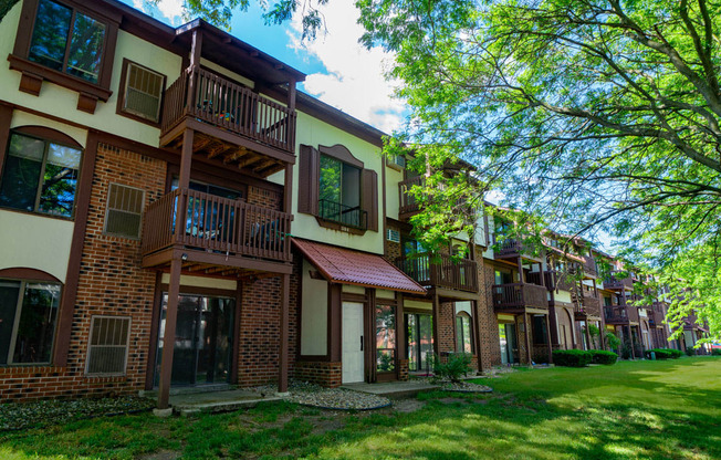 Mature Shade Trees at Old Farm Apartments, Elkhart, 46517