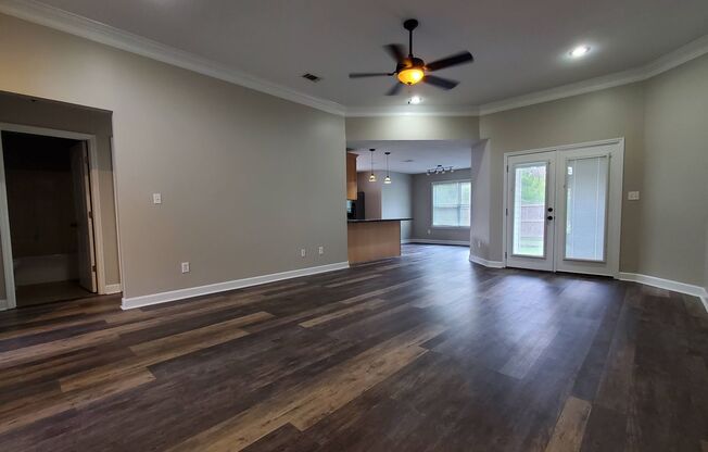 Stylish and Spacious 3BR/2BA Home in Valdosta, GA with Garage and Pet-Friendly