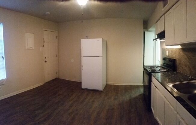 1 bed, 1 bath, 560 sqft, $749, Unit Unit F