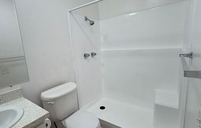 Studio, 1 bath, 330 sqft, $1,775, Unit O-9