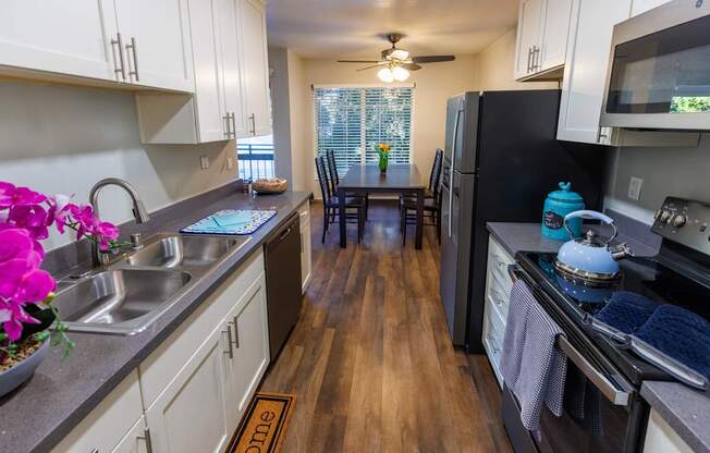 Redwood Plaza Apartments