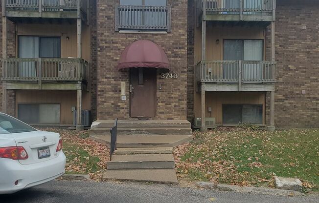 2 beds, 1 bath, 900 sqft, $850, Unit 401