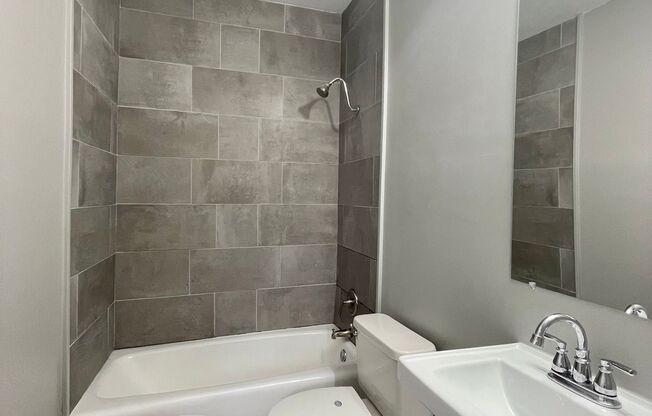 Beautiful 2 bed 1 Bath Home!