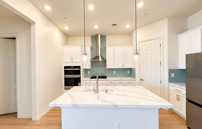 4 beds, 3 baths, $2,895