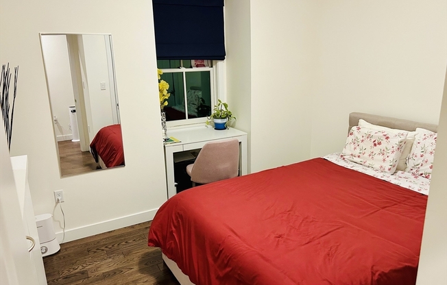 2 beds, 2.5 baths, 989 sqft, $3,400, Unit 6
